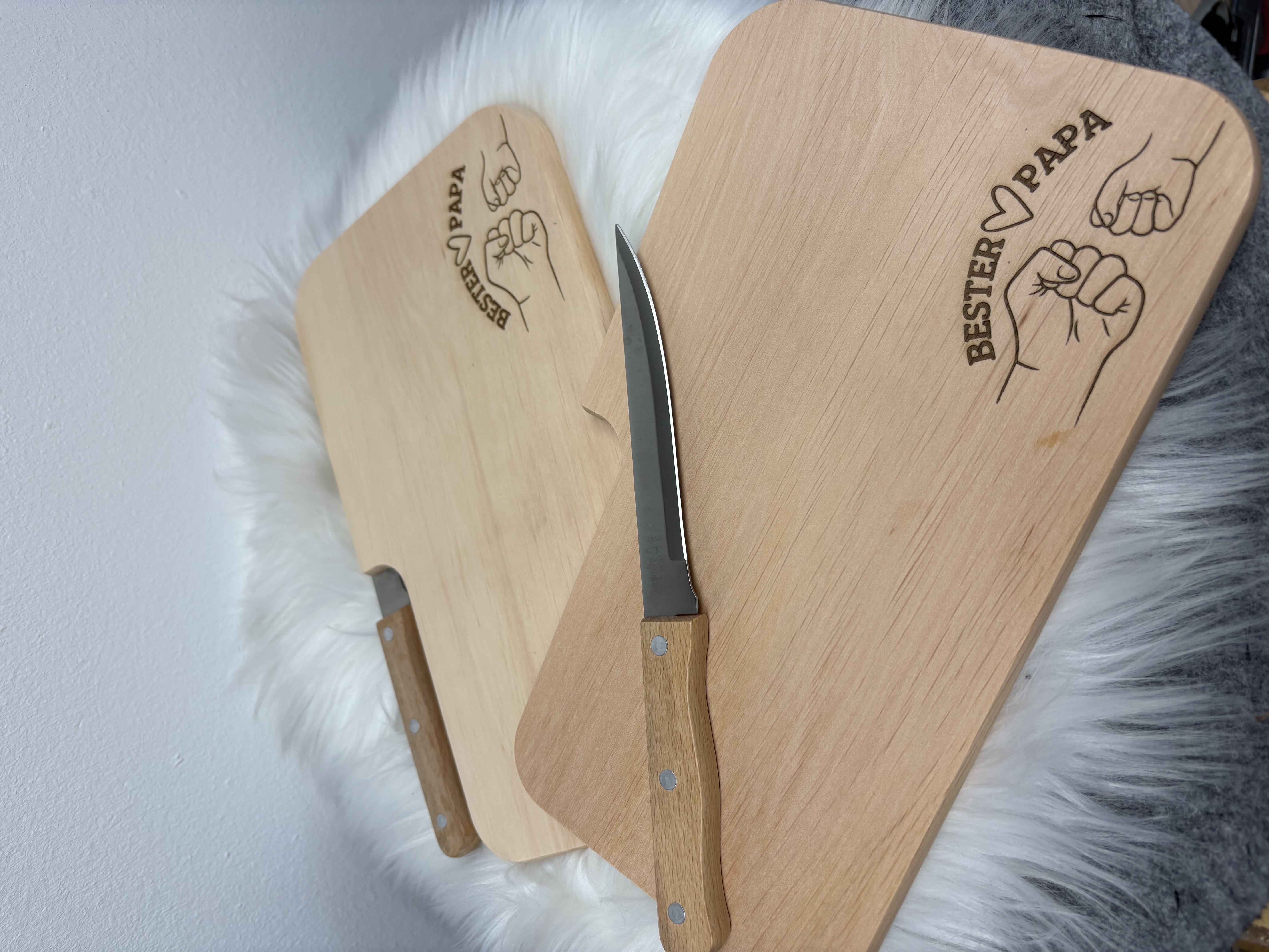 Brotzeitbrett mit Messer